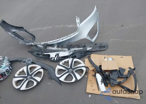 2018 Honda Civic Lx z USA, uszkodzony, nr VIN 2HGFC2F50JH572913